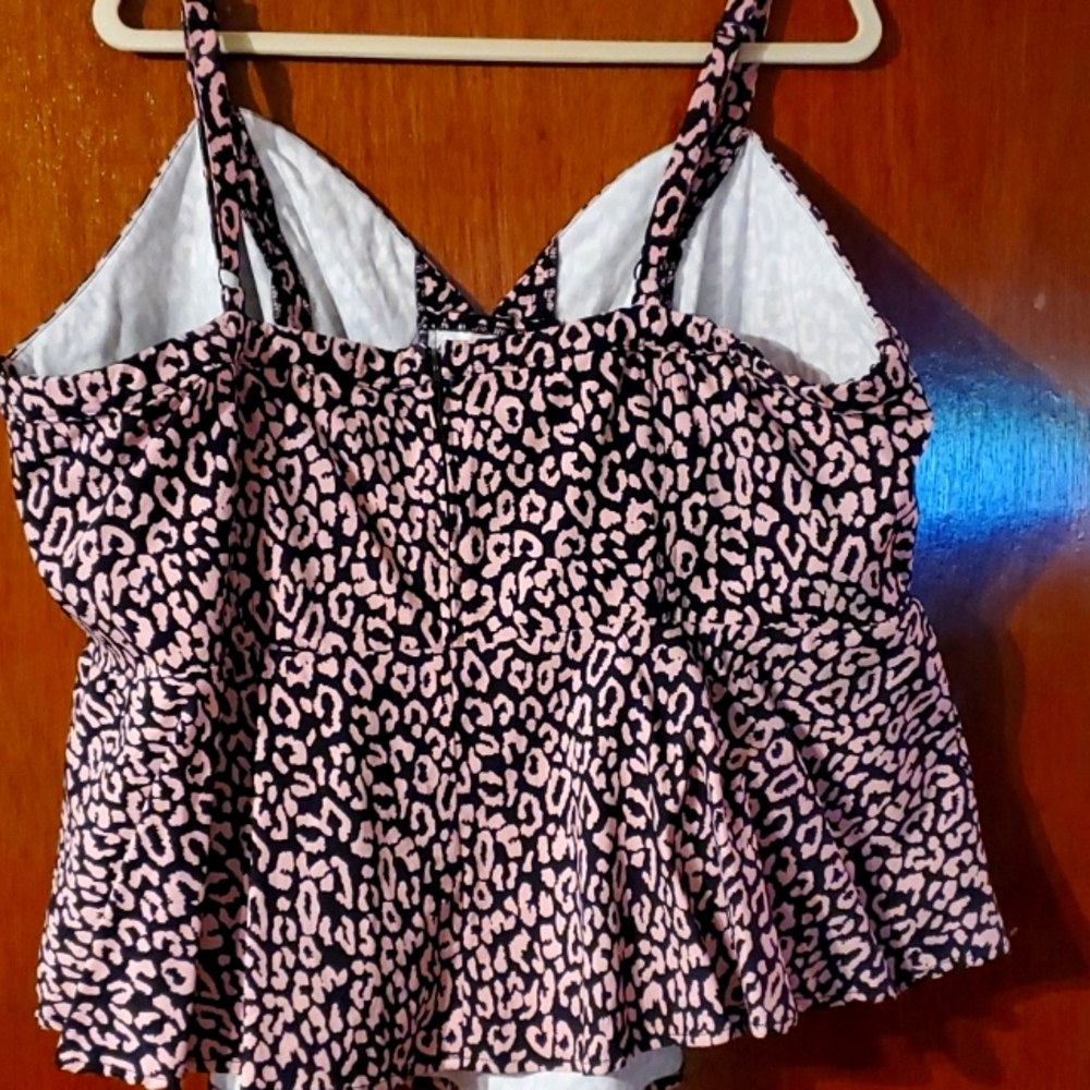 Torrid Spaghetti Strap Top on the Wild Side - 4X - Picture 4 of 7